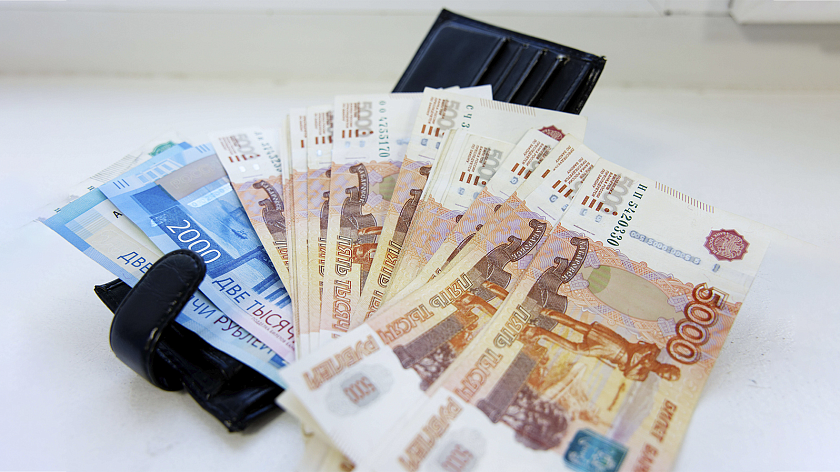 Тобольский магазин выплатит почти миллион рублей поскользнувшейся на крыльце женщине 