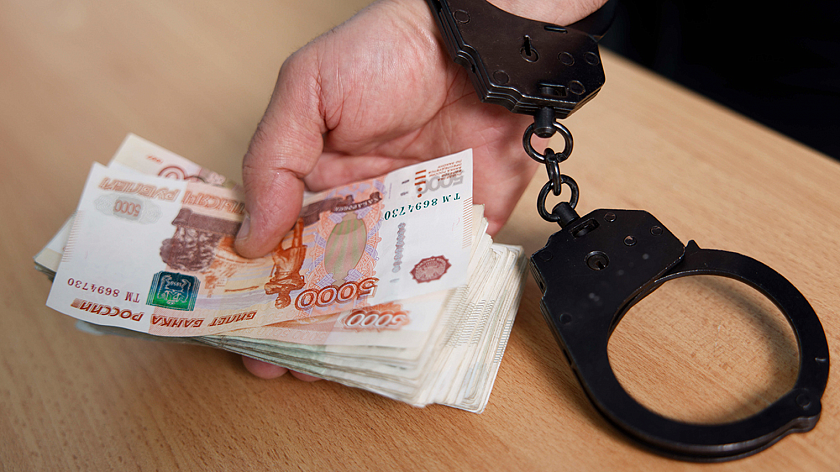 Экс-инспектор ДПС получил 9 лет строгого режима за взятки в 200 тысяч рублей