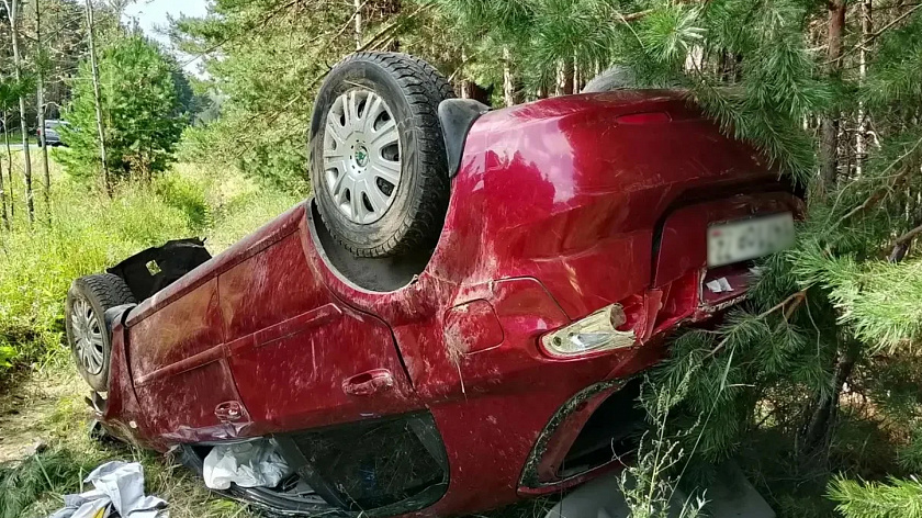 Авария на тюменской трассе унесла жизнь автолюбительницы на иномарке