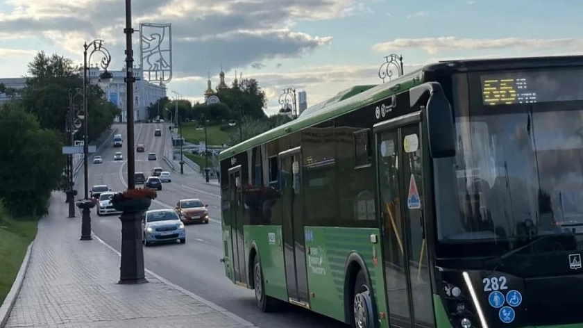 Автобусы будут возить тюменцев до дач до конца октября