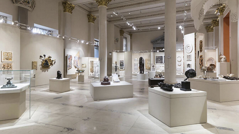 В тюменской Думе открылась выставка к 80-летию Владимира Жириновского