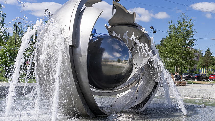 Фонтан у Дворца культуры «Нефтяник» в Тюмени готовят к запуску